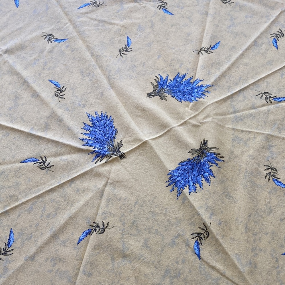 Round tablecloth - Picture 3 of 4